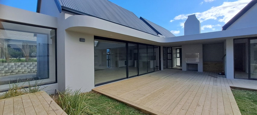 4 Bedroom Property for Sale in Baron View Western Cape